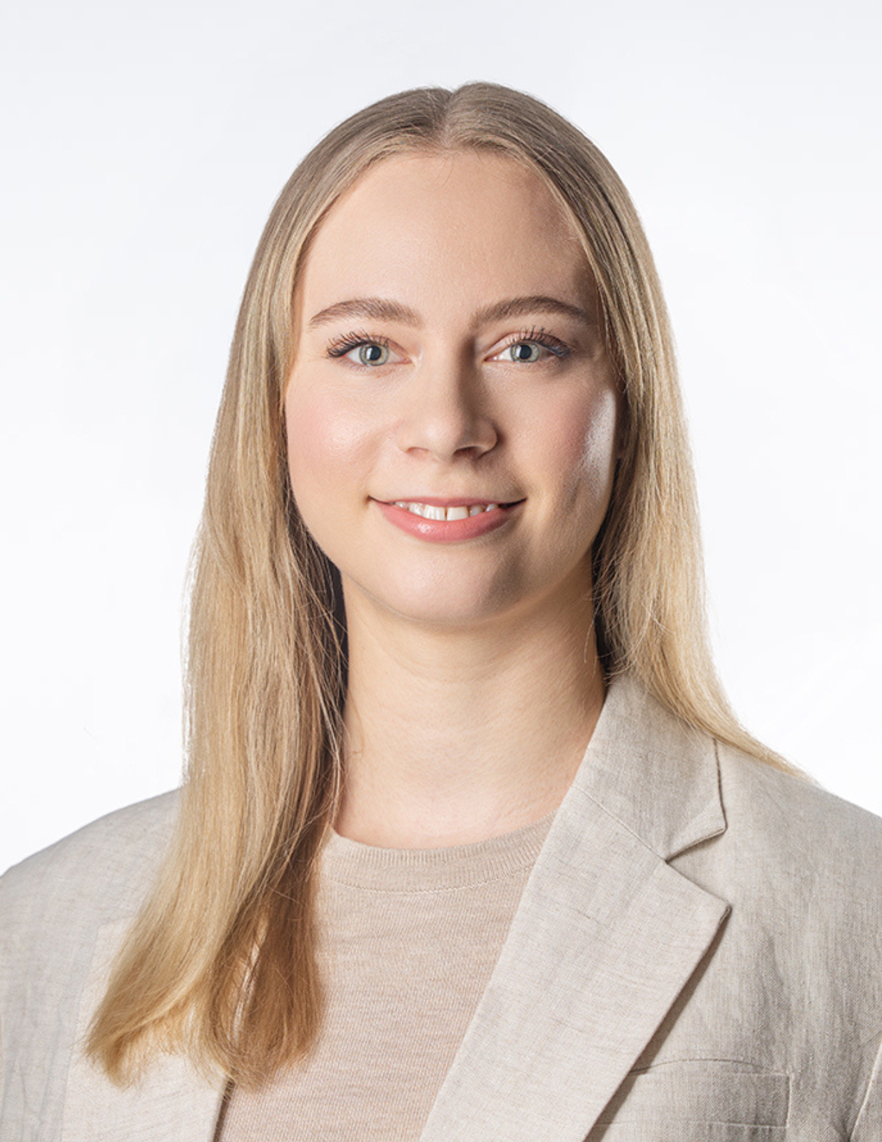 Gabriela Scott, Immigration Advisor